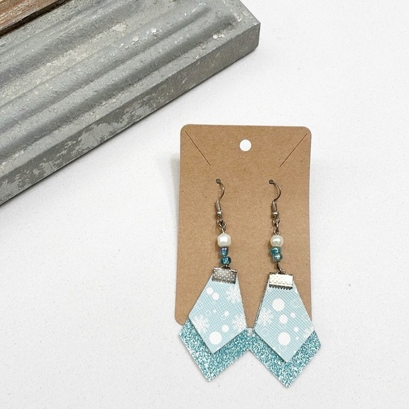 Winter print hand made earrings - Picture 2 of 2